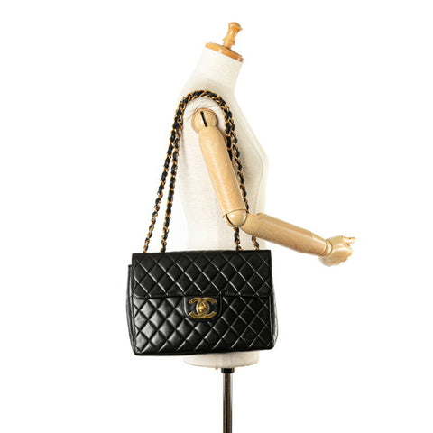 Chanel Timeless/Classique Leather Shoulder Bag